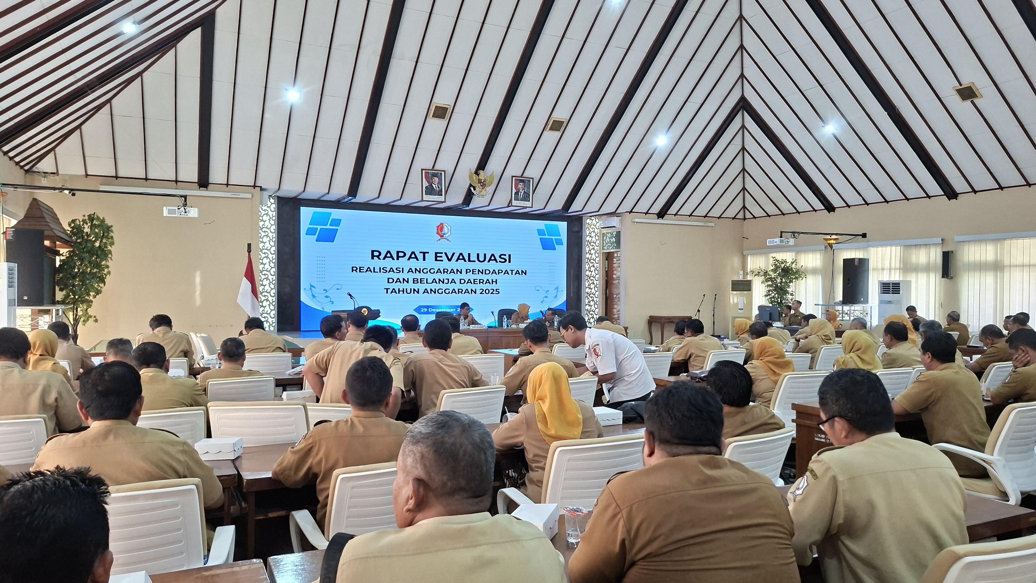 Pemkab Bojonegoro Lakukan Evaluasi Realisasi APBD Tahun Anggaran 2025, Fokus Penyerapan Anggaran dan Akuntabilitas Keuangan